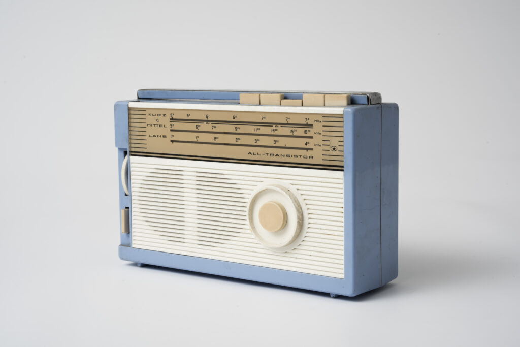 stern radio 111, leight blue and white