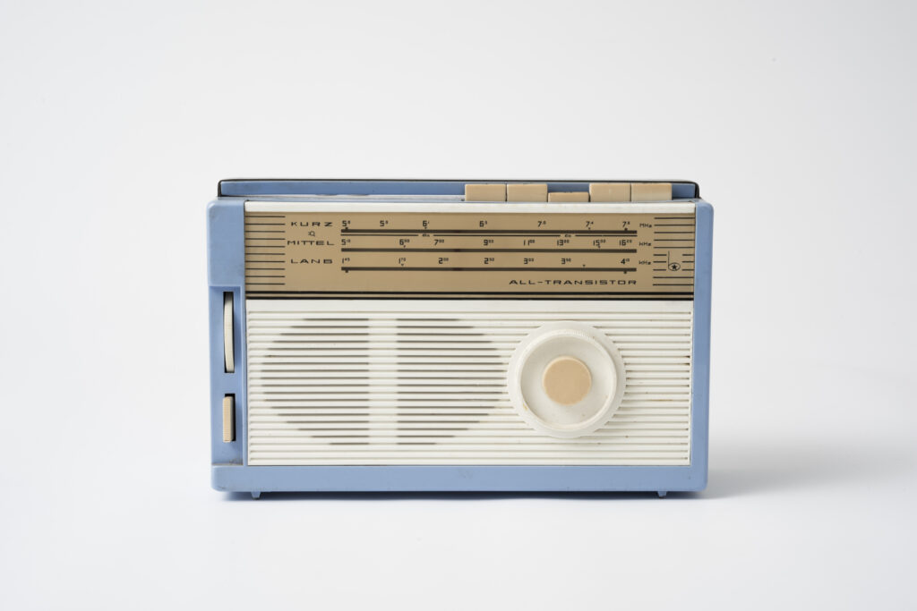 stern radio 111, leight blue and white